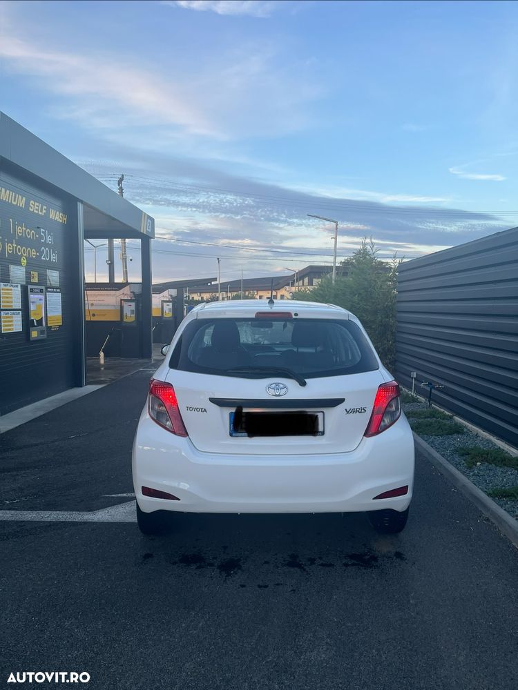 Toyota Yaris 1.3 VVT-i Terra - 4