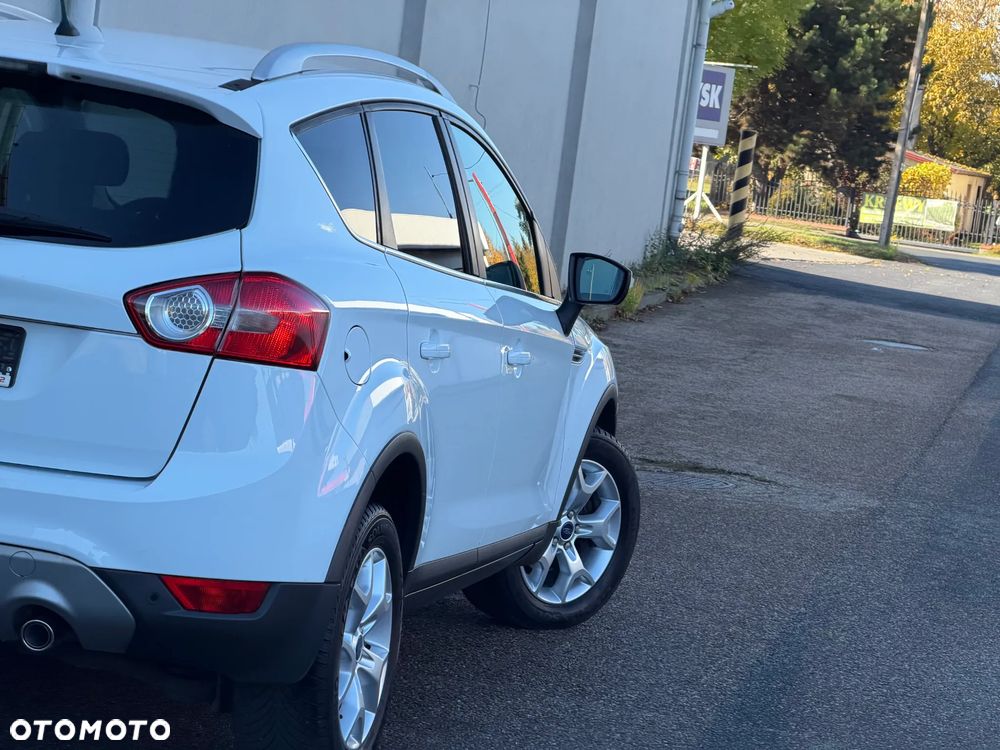 Ford Kuga 2.0 TDCi 2x4 Titanium - 39