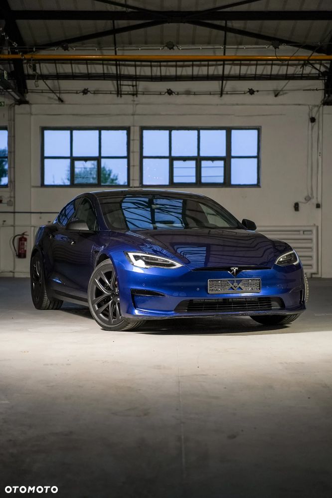 Tesla Model S - 1