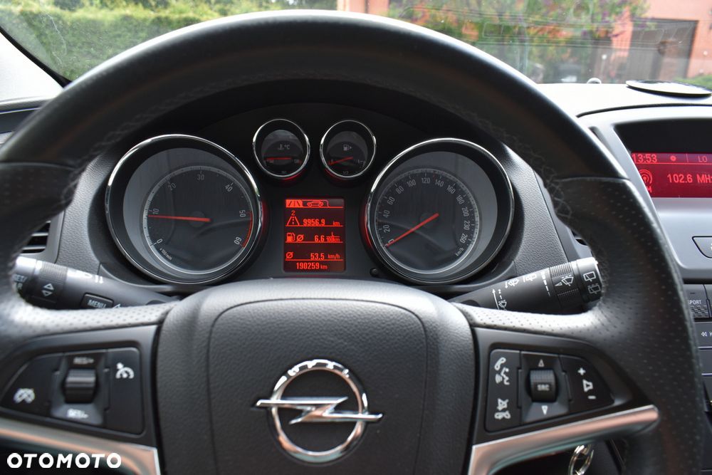 Opel Insignia - 11