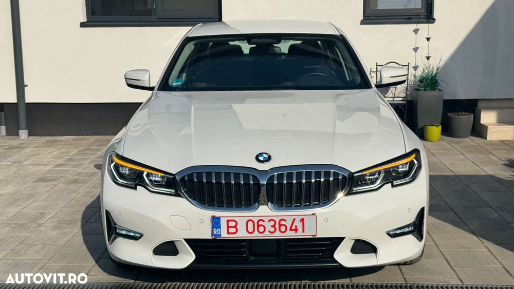 BMW Seria 3 330e Aut. Luxury Line - 1