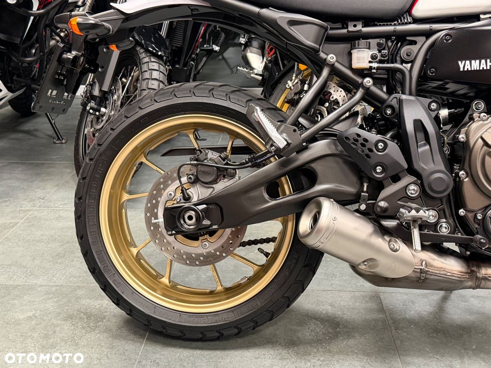 Yamaha XSR - 6