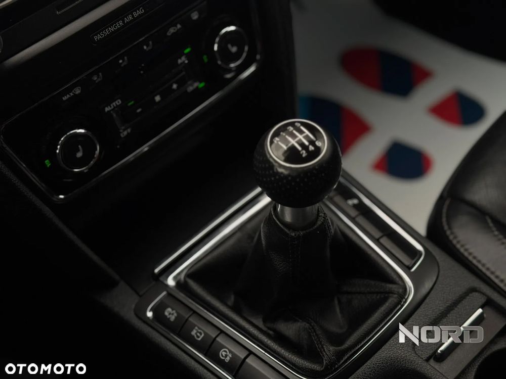 Skoda Superb 2.0 TDI Elegance - 23