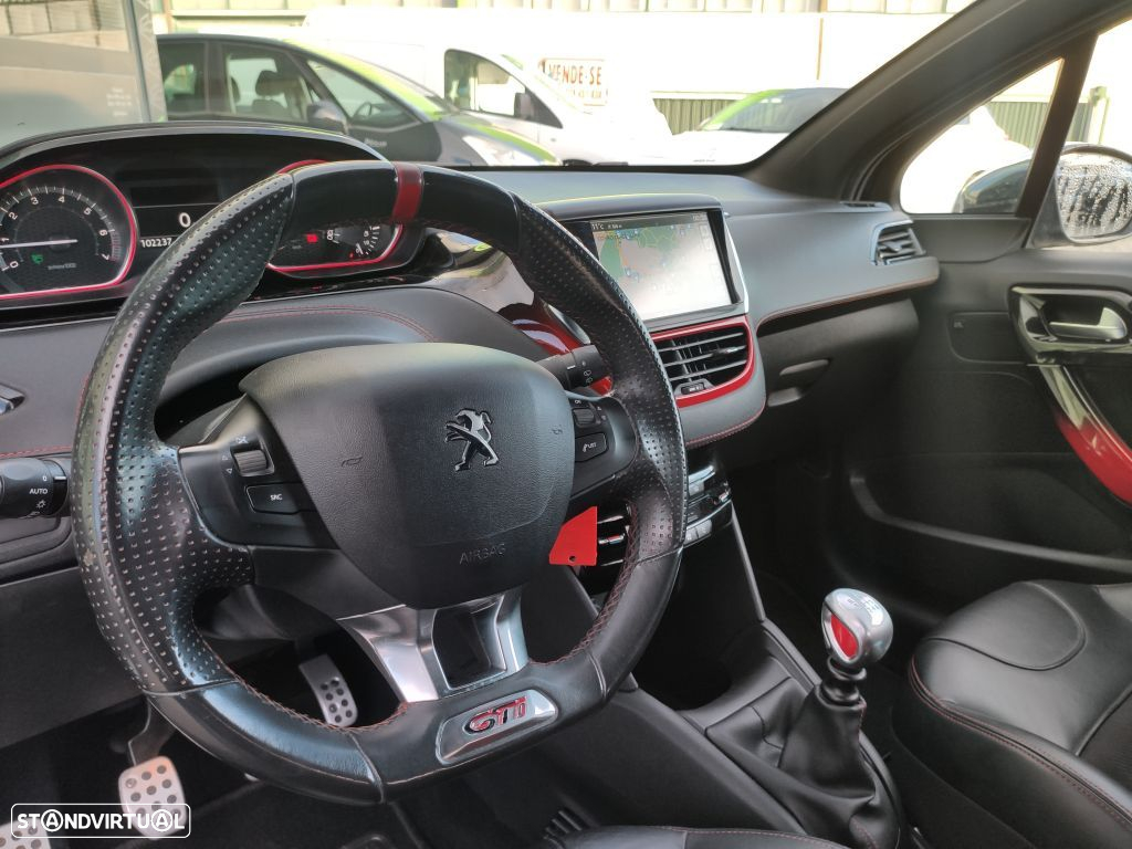 Peugeot 208 1.6 THP GTi - 22