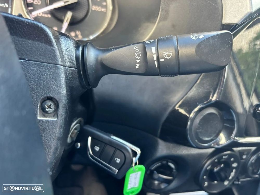 Toyota Hilux 2.4 D-4D 4WD CD CM - 27