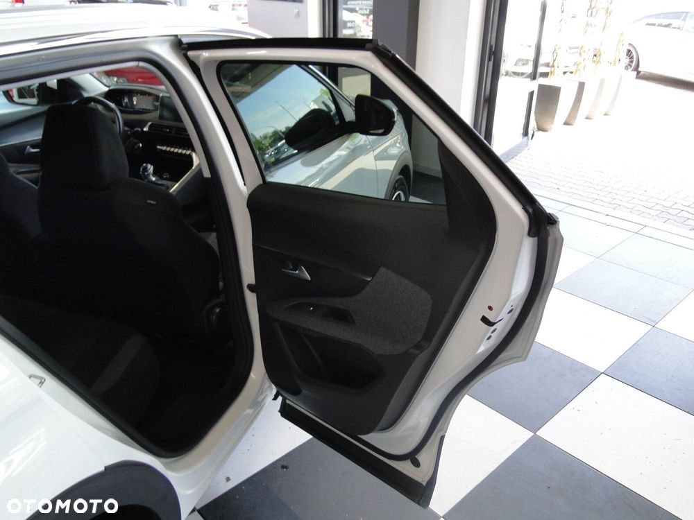 Peugeot 3008 - 13