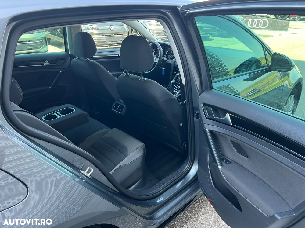 Volkswagen Golf 1.5 eTSI OPF DSG R-Line - 19