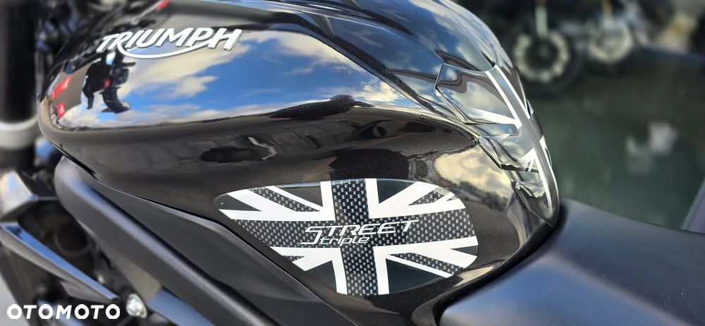 Triumph Street Triple - 35
