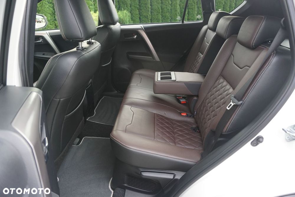 Toyota RAV4 Hybrid Selection 4x2 - 24