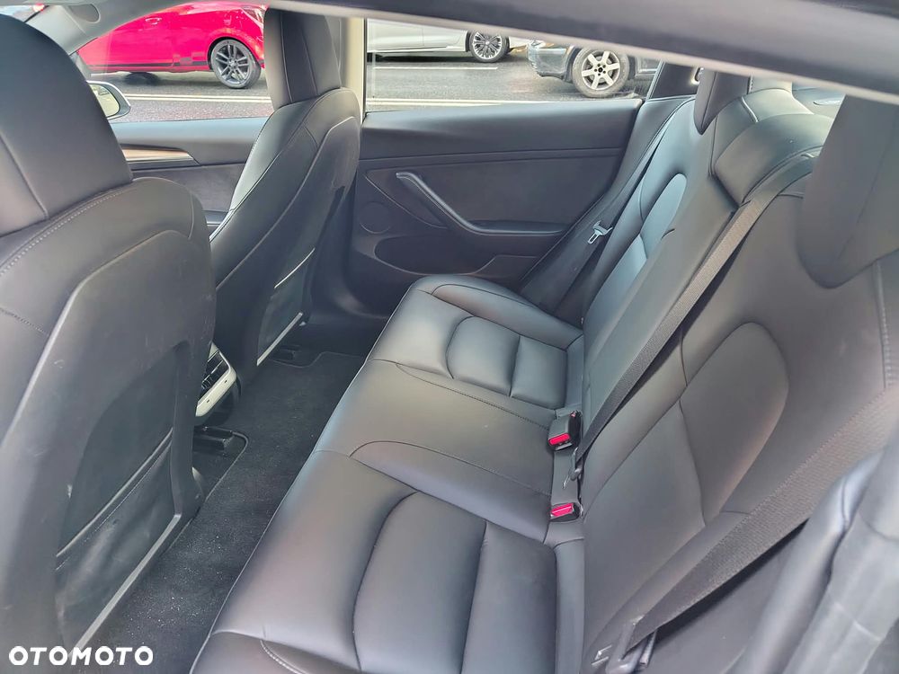 Tesla Model 3 - 18