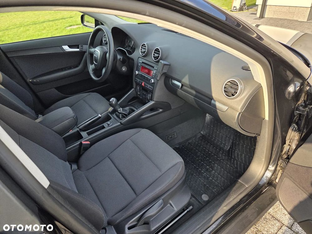 Audi A3 Sportback 1.9 TDI DPF Ambiente - 16