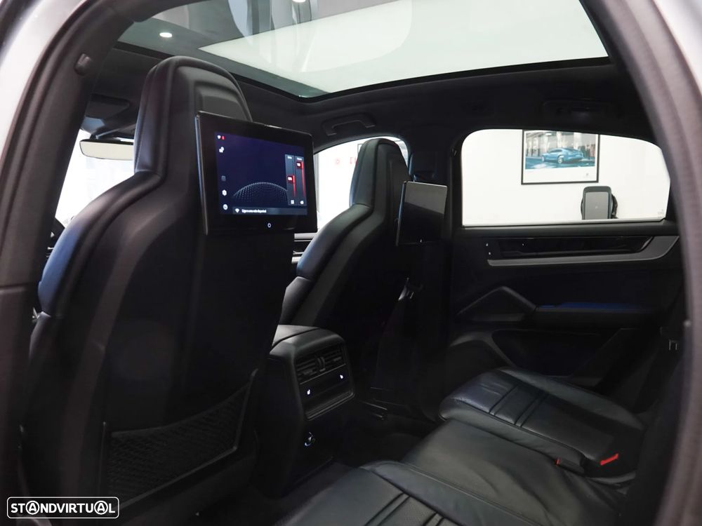 Porsche Cayenne Coupé E-Hybrid - 41