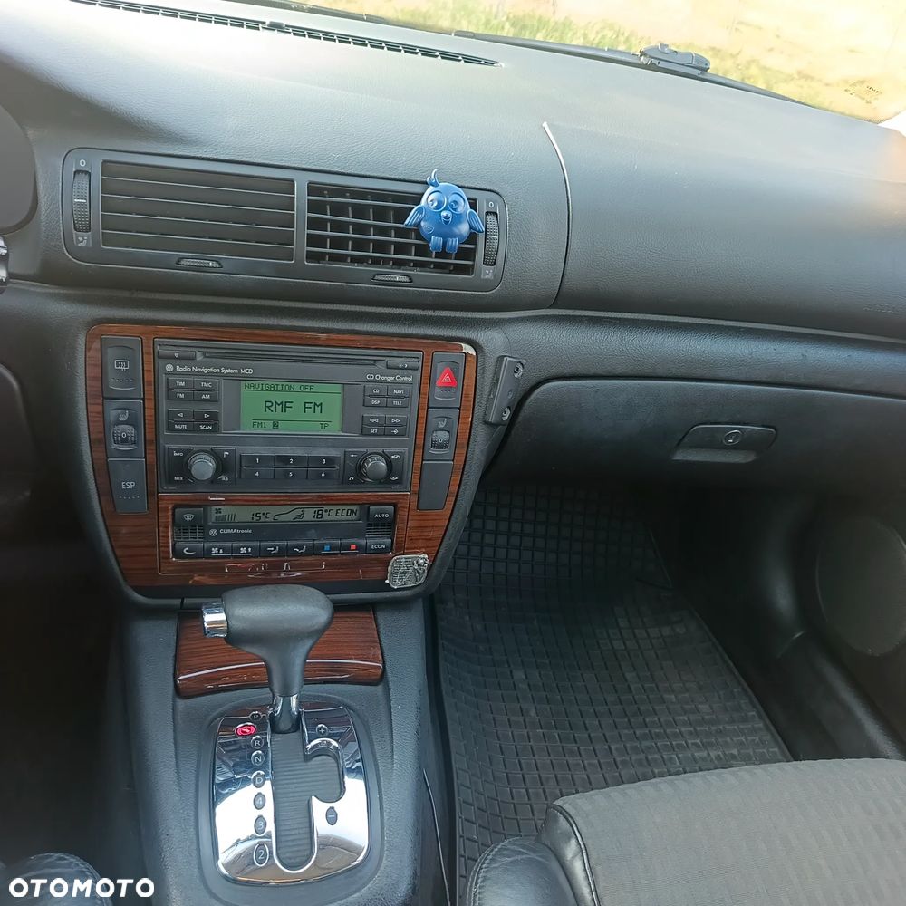 Volkswagen Passat 1.9 TDI Highline Tiptr - 10