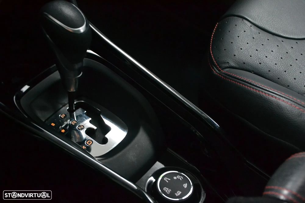 Peugeot 2008 1.2 PureTech GT Line EAT6 - 11