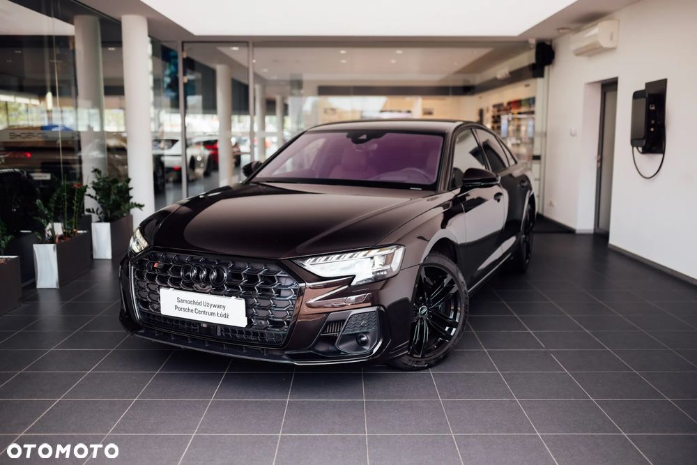 Audi S8 - 2