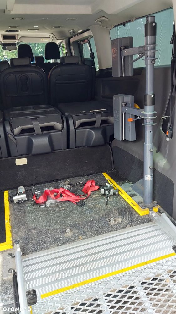 Ford Tourneo Custom - 13