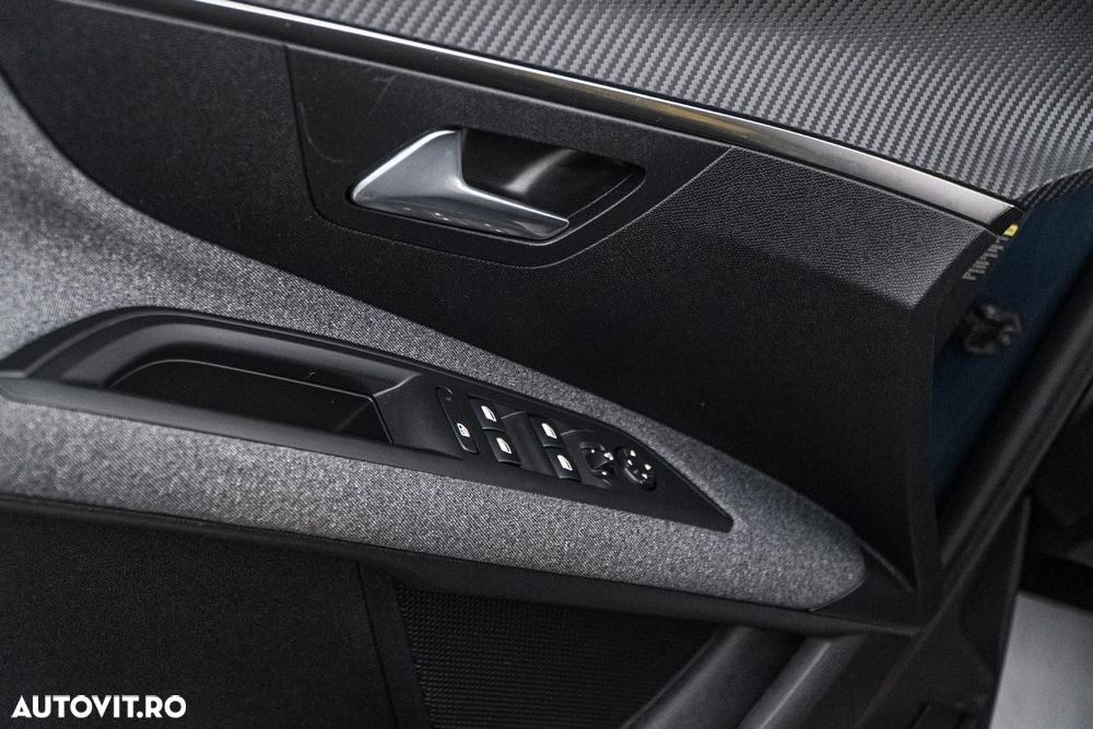 Peugeot 3008 1.2 PureTech 130 EAT8 Allure Pack - 22