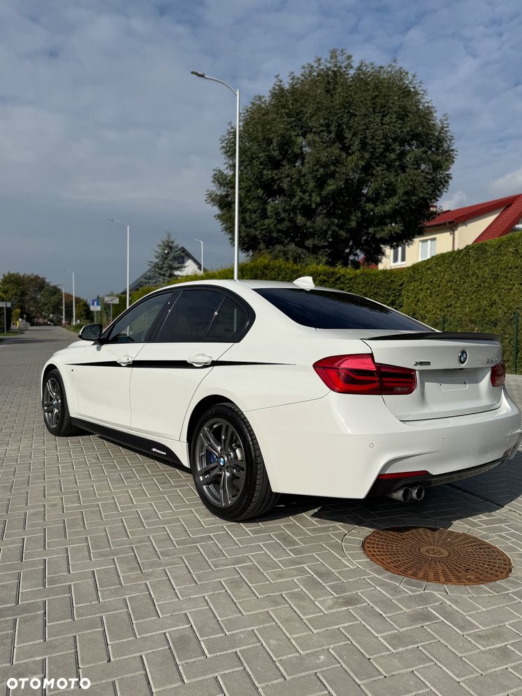 BMW Seria 3 330i xDrive M Sport - 12