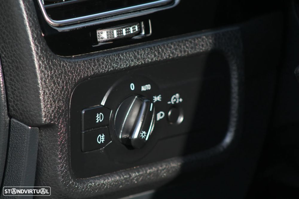 VW Touareg 3.0 TDI V6 - 34
