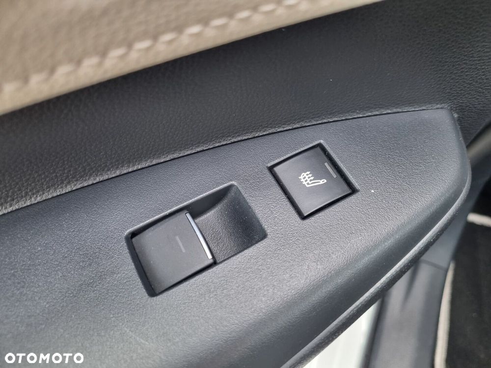 Toyota Corolla 1.8 Hybrid Executive - 25