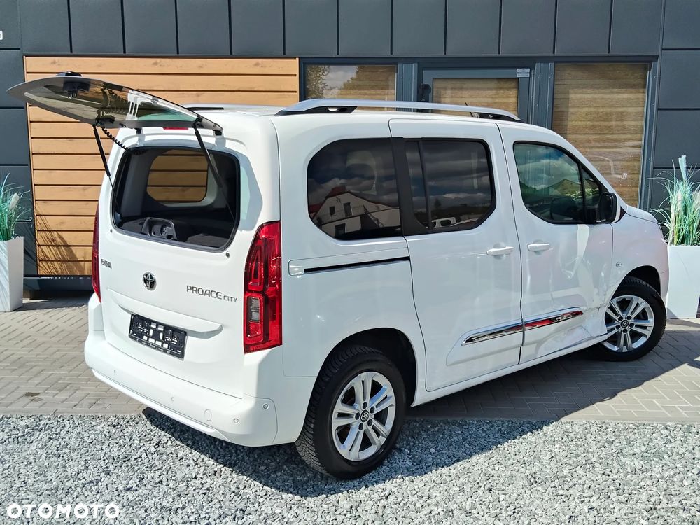 Toyota Proace City Verso 1.2 Turbo L1 Team Deutschland - 18