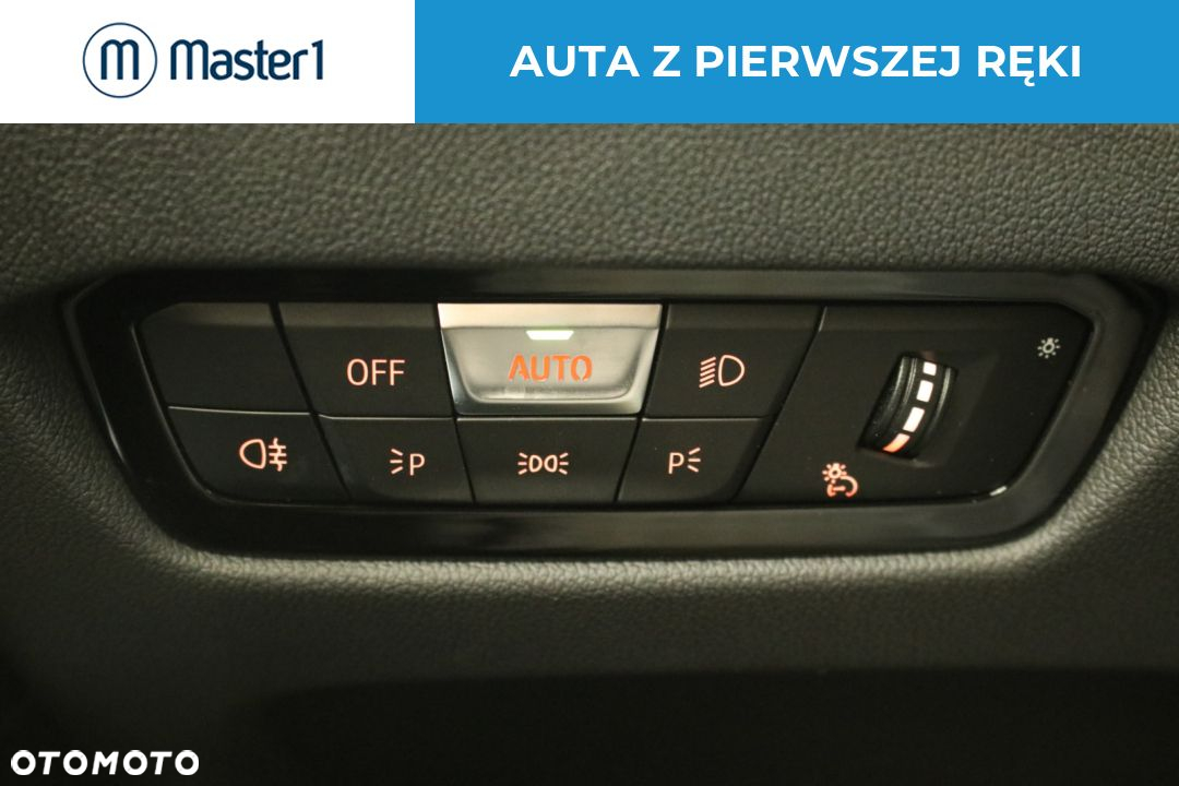BMW Seria 3 318i M Sport - 14