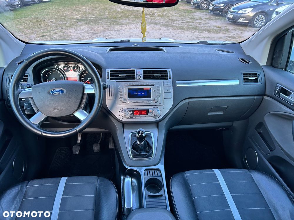 Ford Kuga 2.0 TDCi 4x4 Titanium - 25