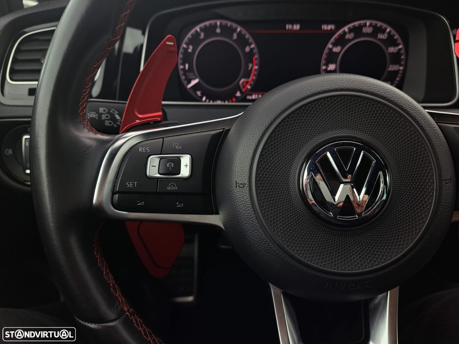 VW Golf 2.0 TSI GTI DSG Performance - 11
