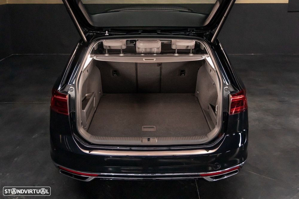 VW Passat Variant - 28