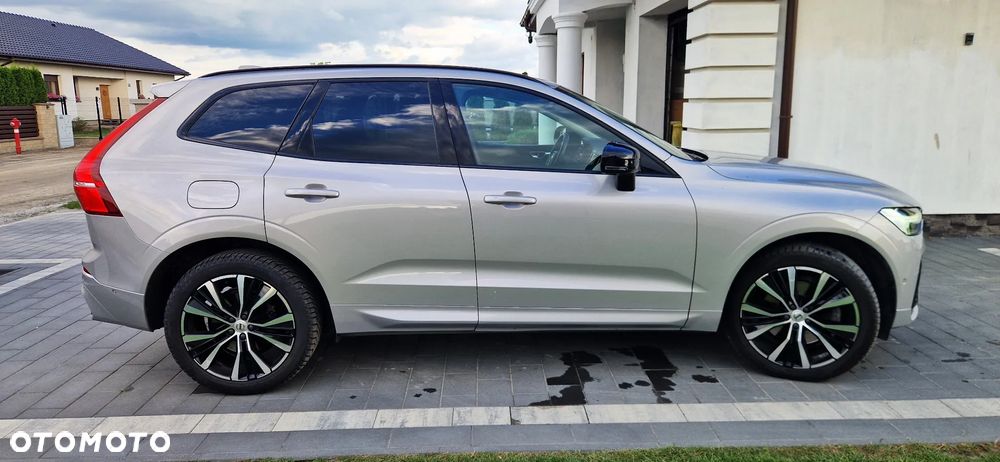 Volvo XC 60 B4 D Plus Dark - 5