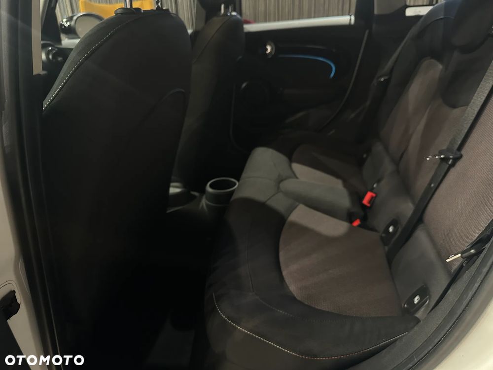 MINI Cooper Standard - 14