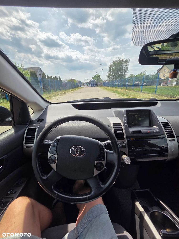 Toyota Prius 1.5 VVT-i Prestige - 4