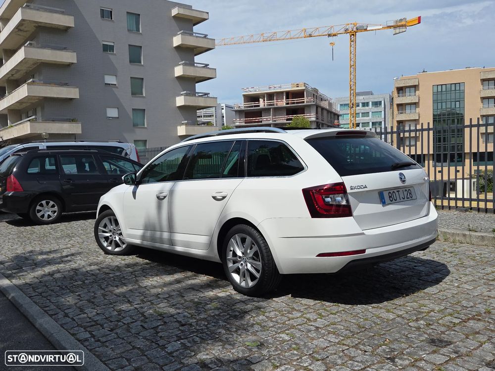 Skoda Octavia Break 2.0 TDI Elegance DSG - 2
