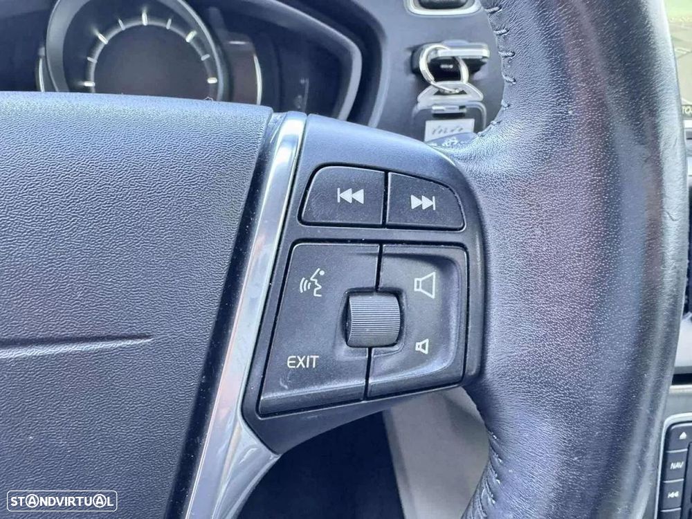 Volvo V40 Cross Country 2.0 D4 Momentum - 18