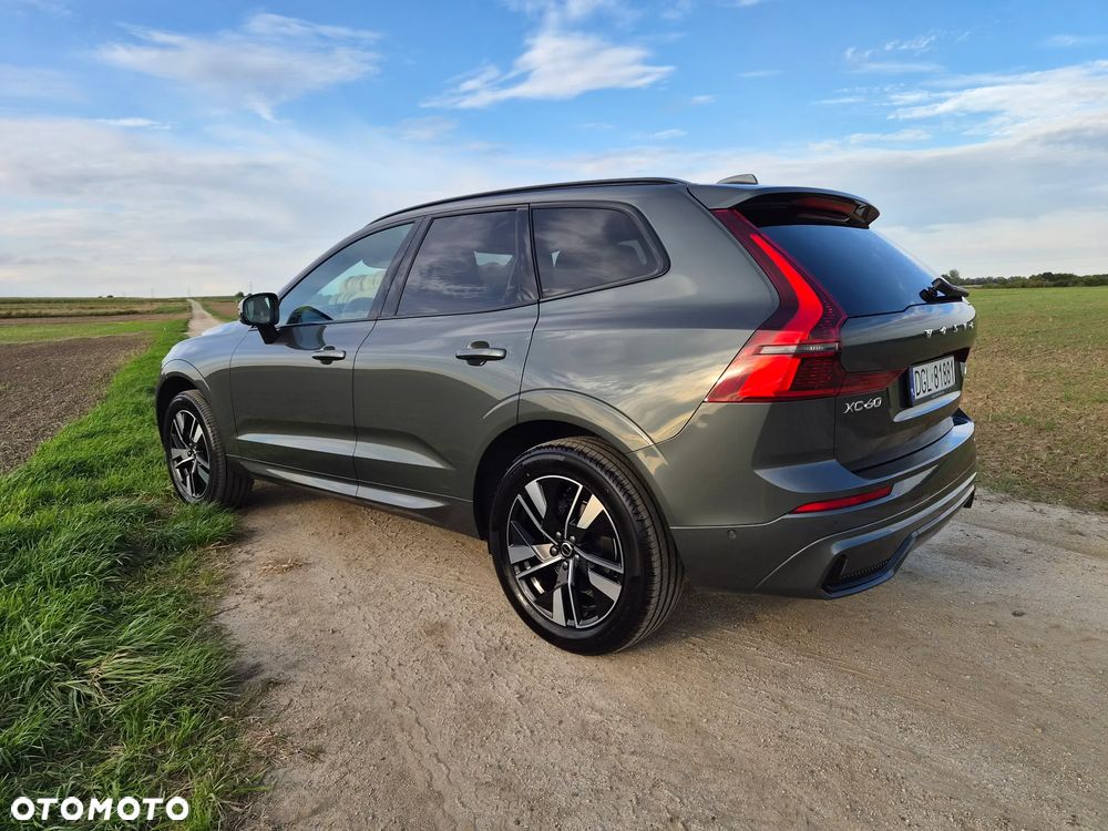 Volvo XC 60 B5 B AWD Plus Dark - 4