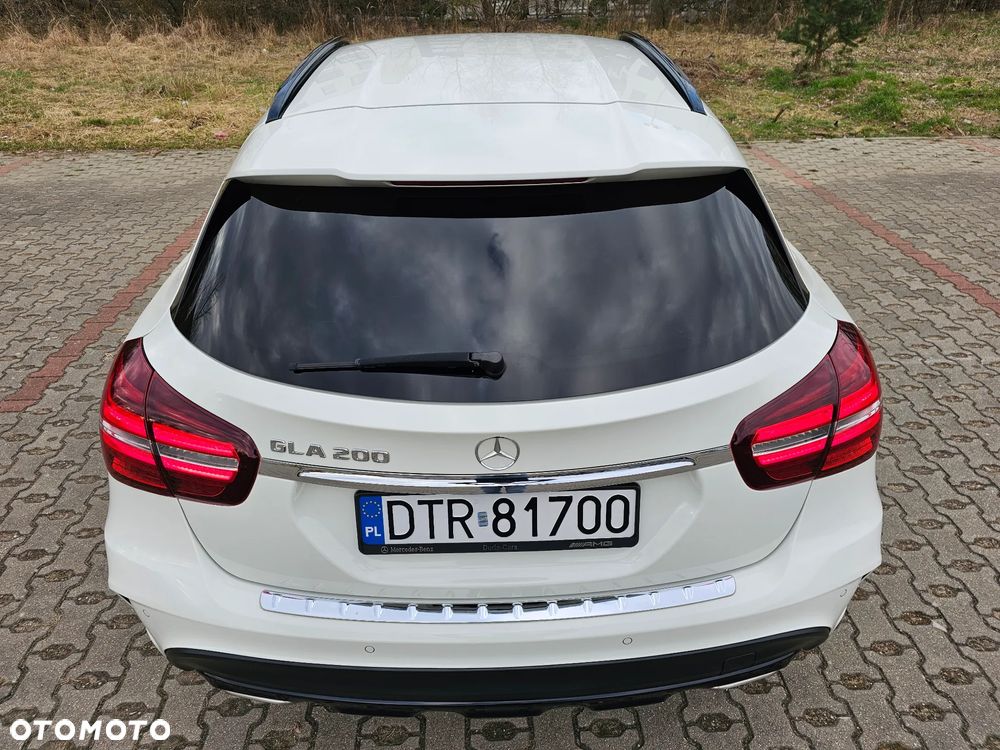 Mercedes-Benz GLA 200 7G-DCT AMG Line - 11