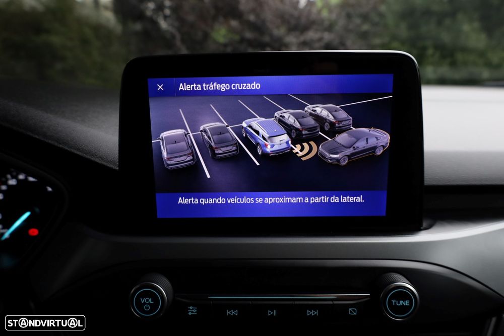 Ford Focus 1.0 EcoBoost MHEV ST-Line - 35