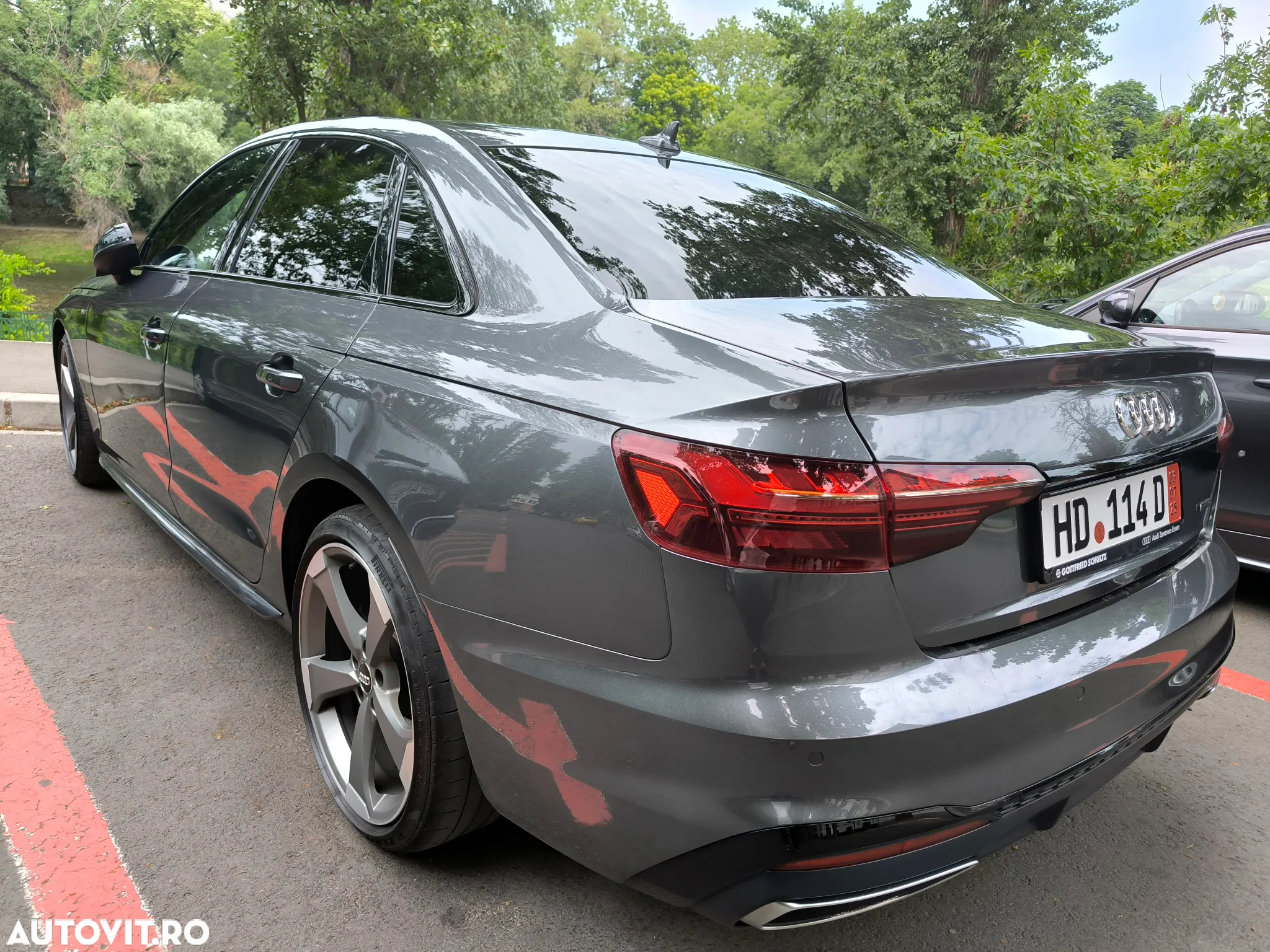 Audi A4 Avant 2.0 40 TDI quattro S tronic Advanced - 3
