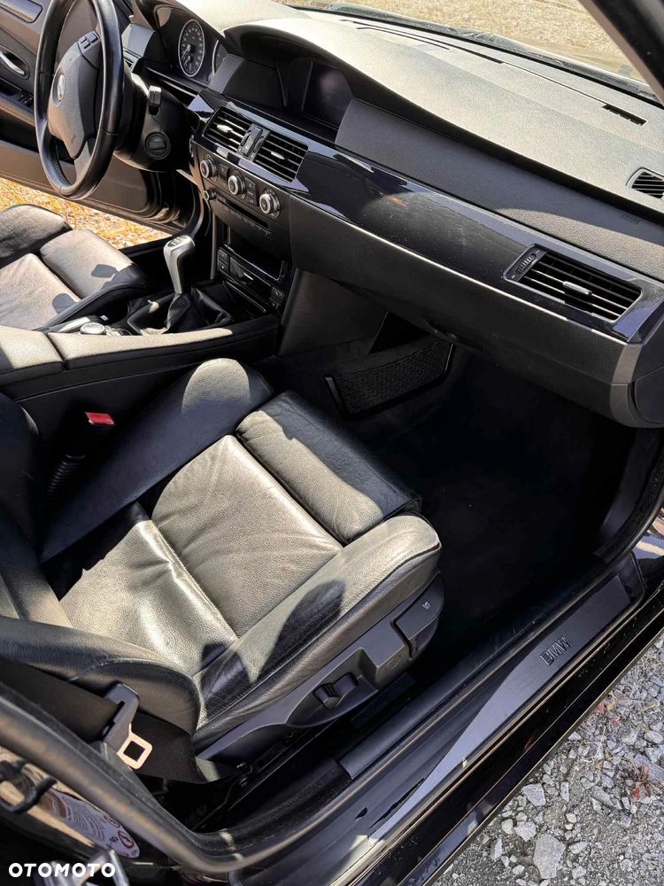 BMW Seria 5 525d - 13
