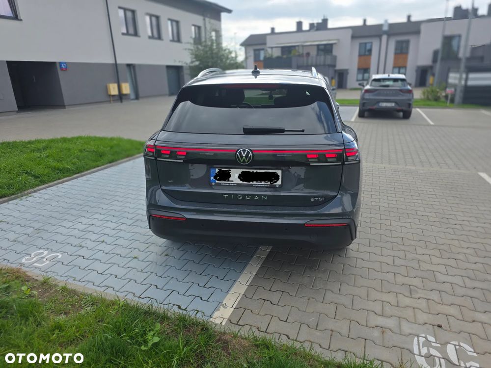 Volkswagen Tiguan - 4