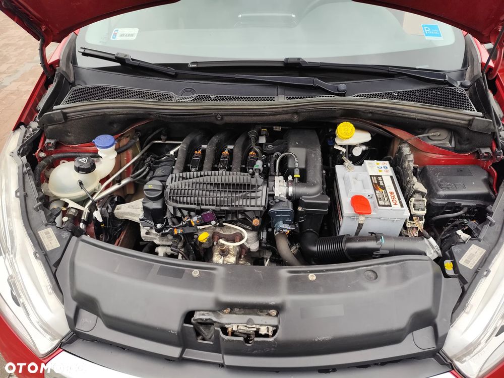 Peugeot 208 1.2 PureTech Active - 12