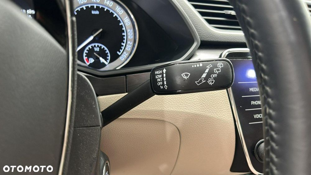 Skoda Superb 1.5 TSI Active - 24