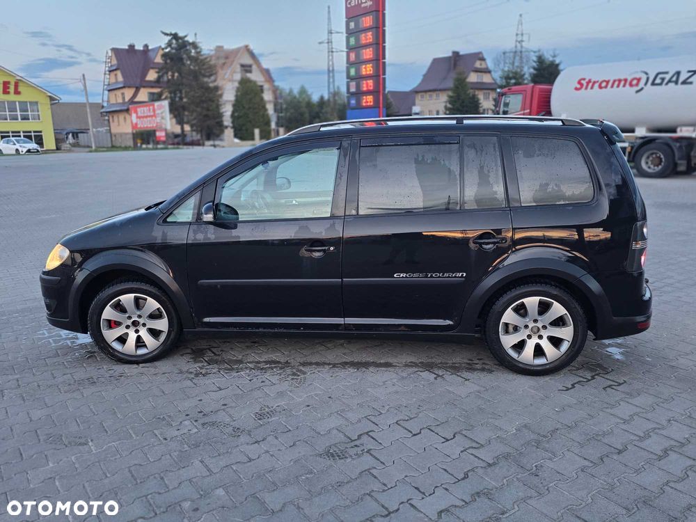 Volkswagen Touran - 6