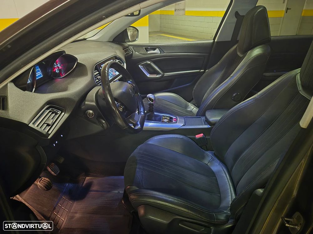 Peugeot 308 SW 1.6 e-HDi Allure - 23