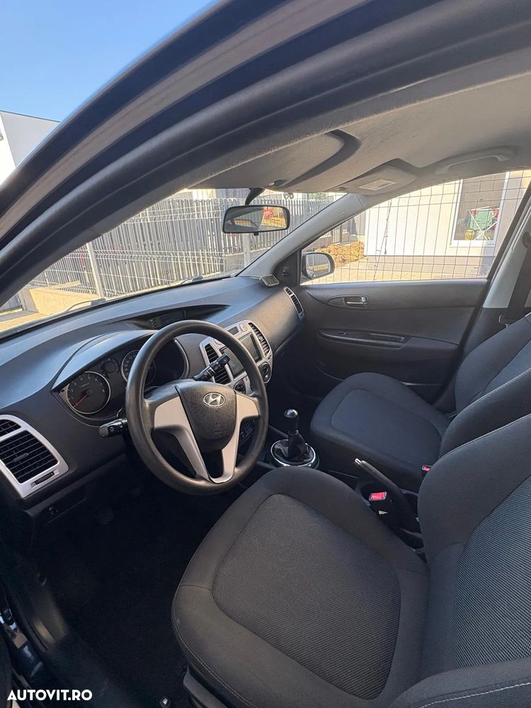 Hyundai i20 - 13