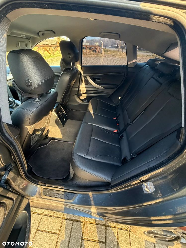 BMW 3GT 320d Sport Line - 16