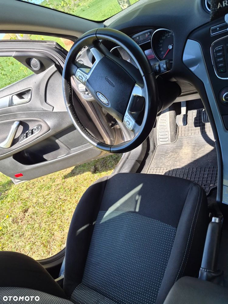 Ford Mondeo 1.6 T Gold X - 13