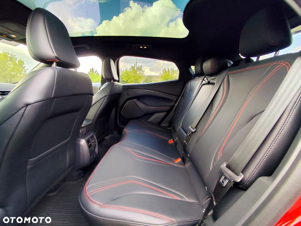 Ford Mustang Mach-E AWD PREMIUM - 8