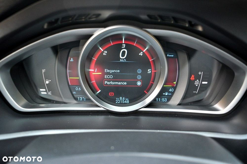 Volvo V40 D2 R-Design Summum - 29