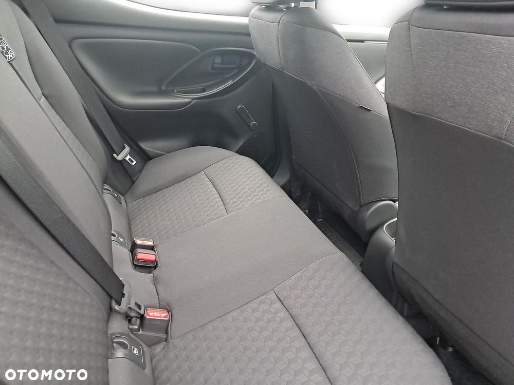 Toyota Yaris - 12